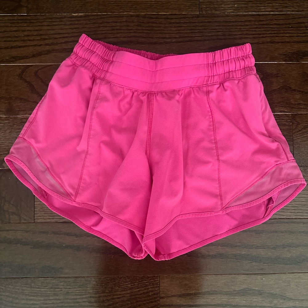 Lululemon Hotty Hot Low-Rise Lined Short 4" in Pink